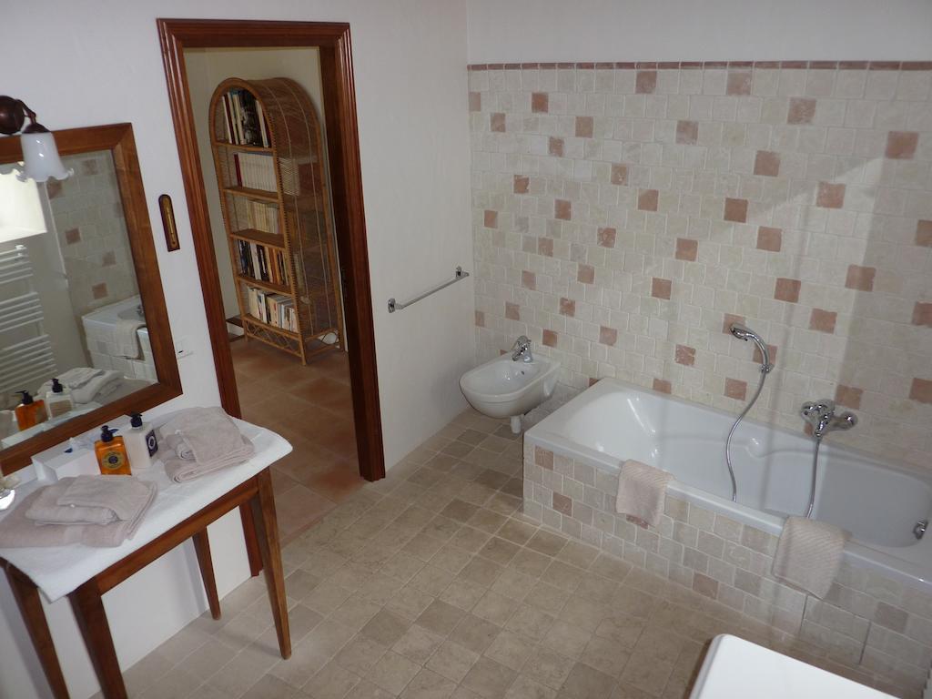 Le Mas Del Sol Bed and Breakfast Bonnieux Rum bild